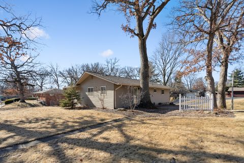 Tiny photo for 5019 34TH Avenue A, Moline, IL 61265 (MLS # 12568319)