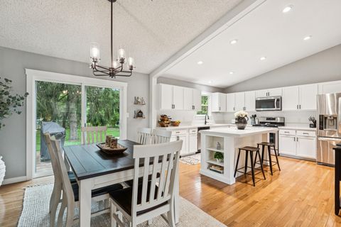 Tiny photo for 818 Bernadette Lane, Batavia, IL 60510 (MLS # 12489864)