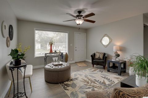 Tiny photo for 3329 Chestnut Street, Quincy, IL 62301 (MLS # 12480726)