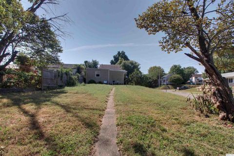 Tiny photo for 3329 Chestnut Street, Quincy, IL 62301 (MLS # 12480726)