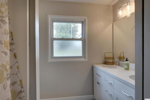 Tiny photo for 3329 Chestnut Street, Quincy, IL 62301 (MLS # 12480726)