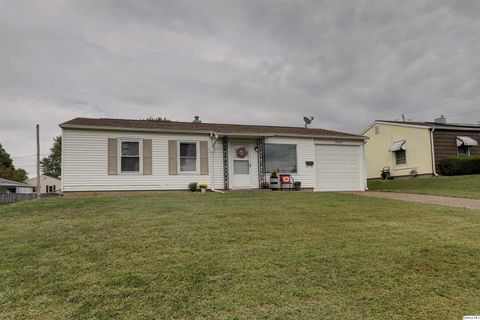 Tiny photo for 3329 Chestnut Street, Quincy, IL 62301 (MLS # 12480726)
