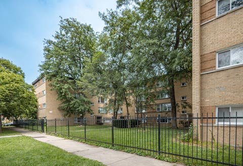 Tiny photo for 6139 N Seeley Avenue #G, Chicago, IL 60659 (MLS # 12727904)