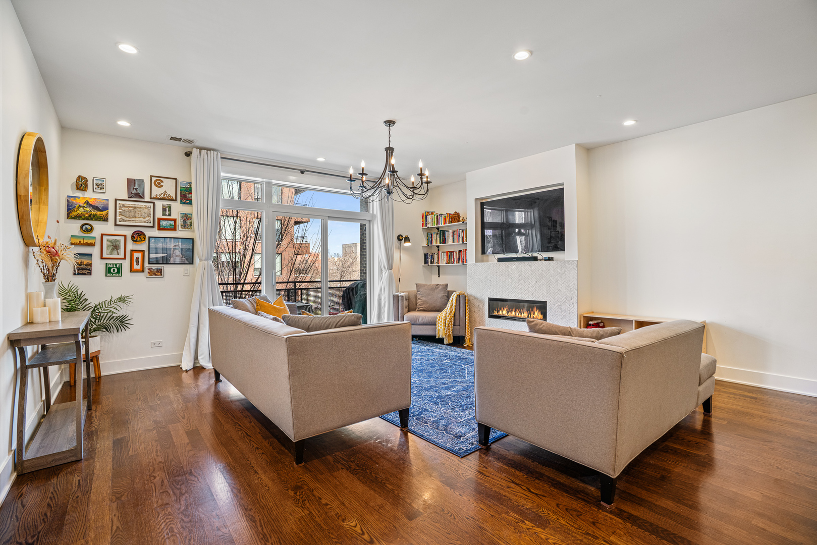 1510 N Western Avenue 2S