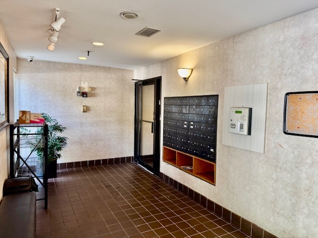 701 Forum Square 609