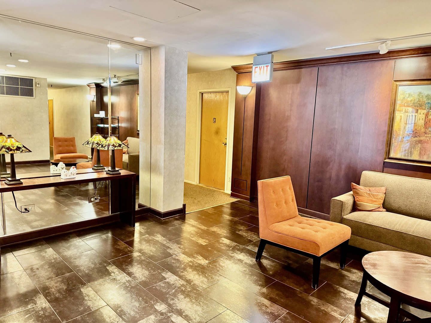 701 Forum Square 609