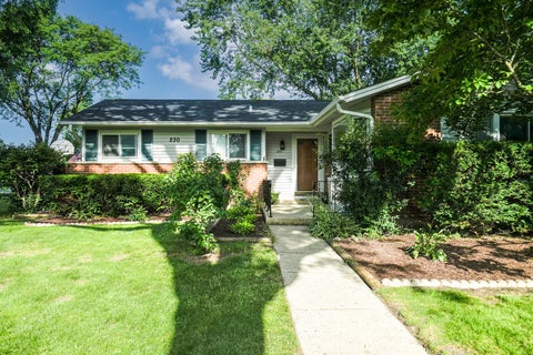 Tiny photo for 230 Fleetwood Lane, Elk Grove Village, IL 60007 (MLS # 12716327)