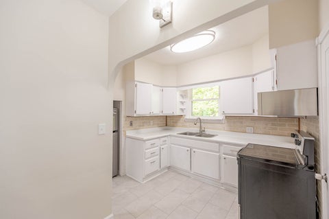 Tiny photo for 513 Whitney Avenue, Winthrop Harbor, IL 60096 (MLS # 12789777)