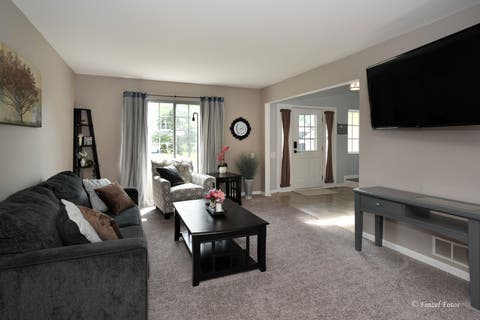 Tiny photo for 300 Briarwood Lane, Algonquin, IL 60102 (MLS # 12736439)