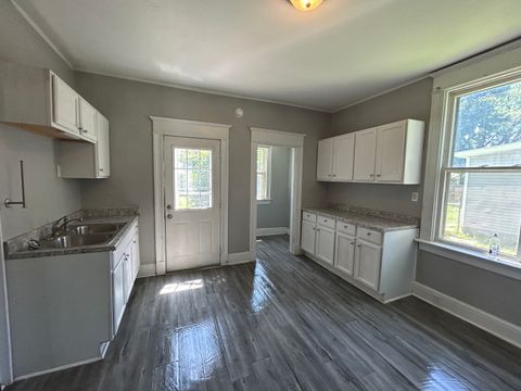 Tiny photo for 503 W 17th Street, Davenport, IA 52803 (MLS # 12674448)