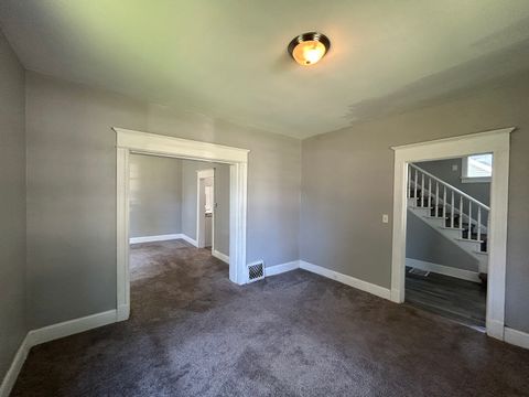 Tiny photo for 503 W 17th Street, Davenport, IA 52803 (MLS # 12674448)