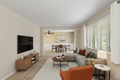 Tiny photo for 915 Royal Drive #2, McHenry, IL 60050 (MLS # 12471273)