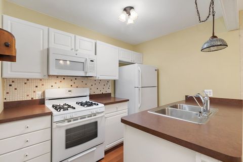 Tiny photo for 915 Royal Drive #2, McHenry, IL 60050 (MLS # 12471273)