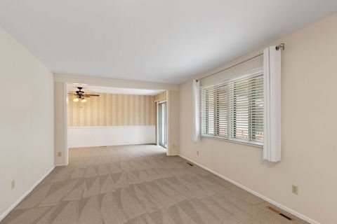 Tiny photo for 915 Royal Drive #2, McHenry, IL 60050 (MLS # 12471273)