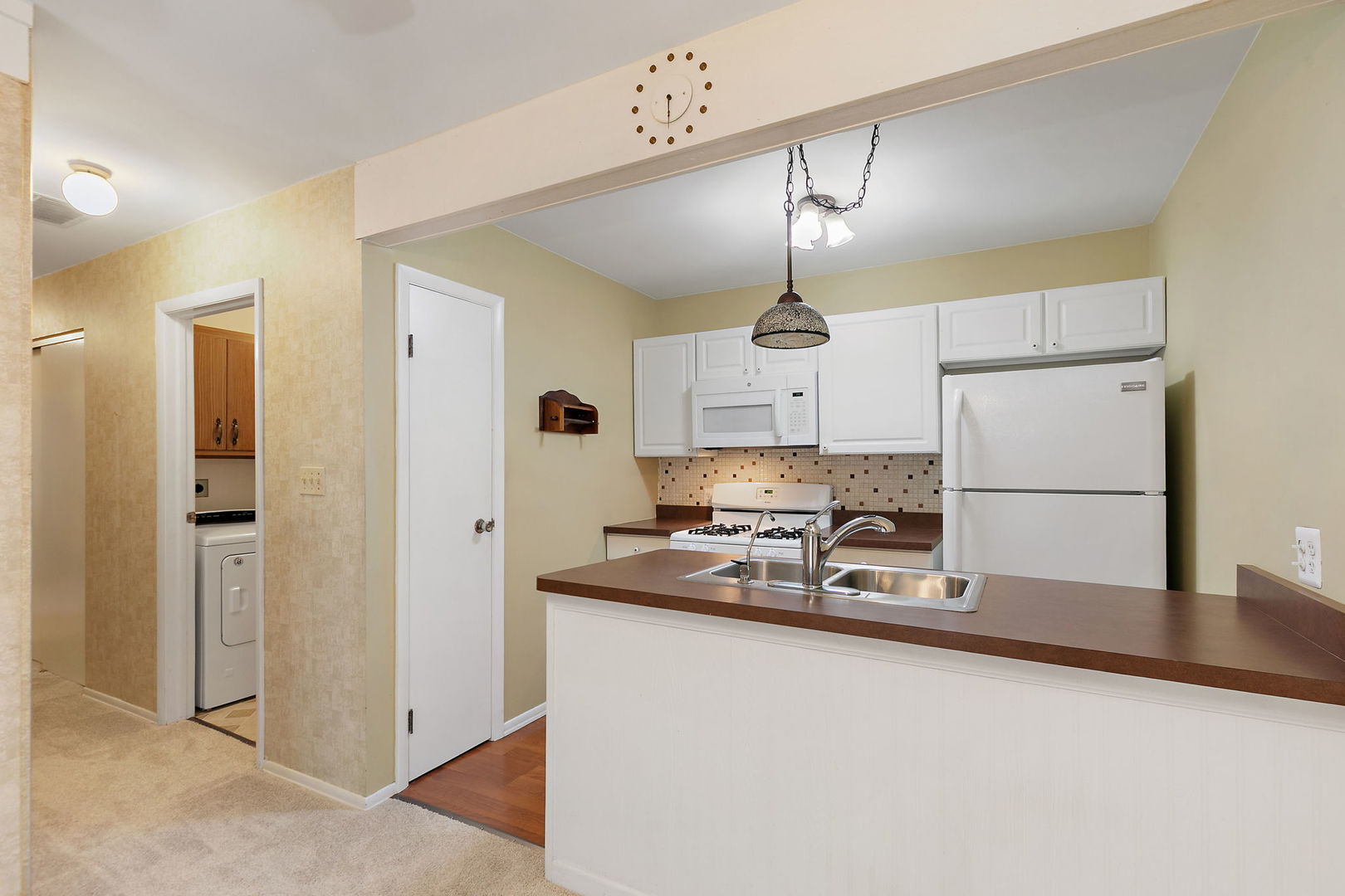 McHenry, Illinois 60050, United States, 2 Bedrooms Bedrooms, ,1 BathroomBathrooms,Residential,Active,218232