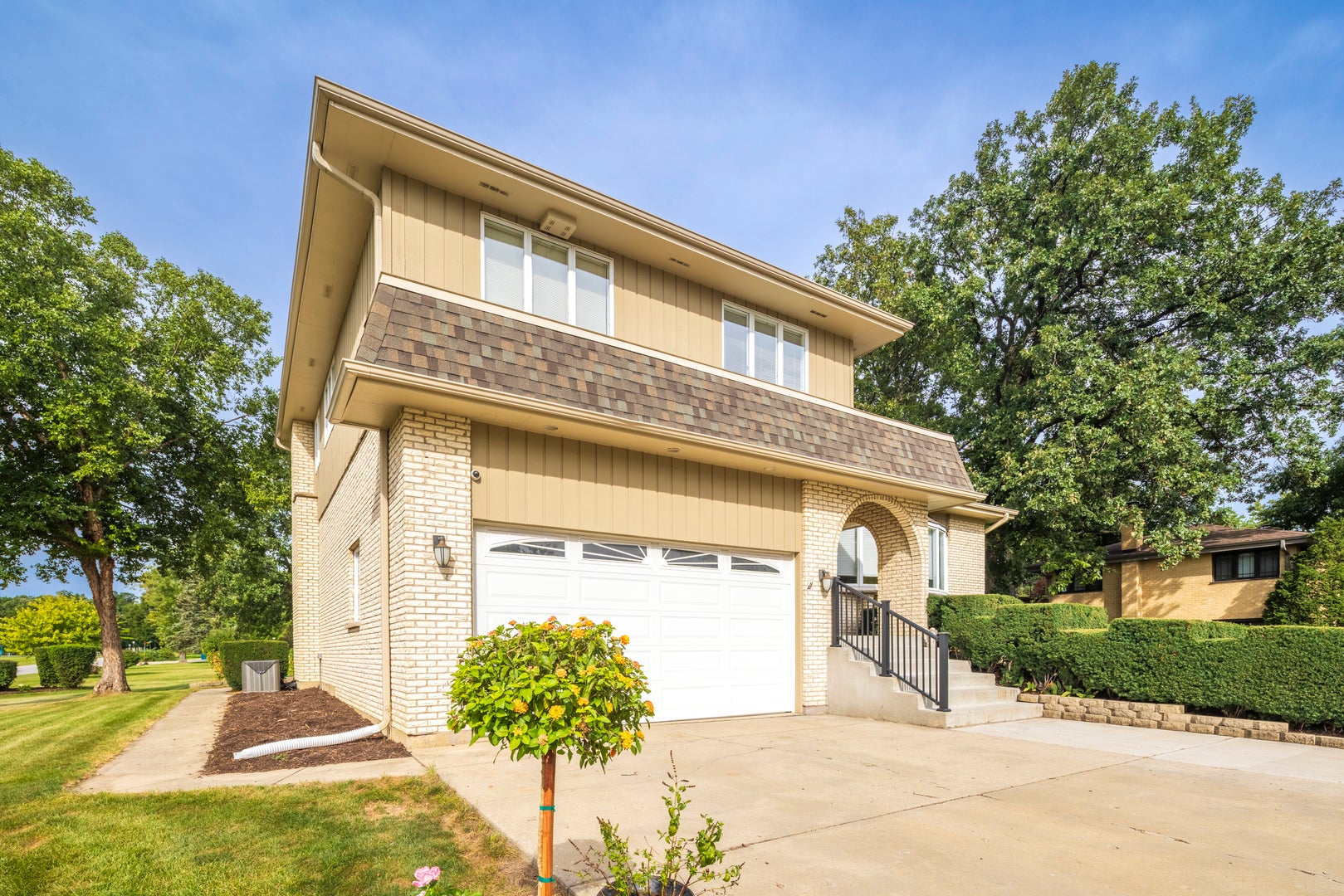 200 N Maple Street