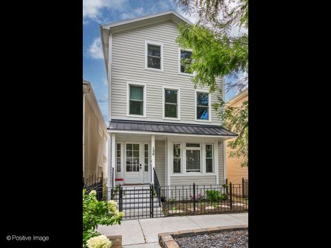 Photo of 1329 W Wellington Avenue, Chicago, IL 60657 (MLS # 12460351)