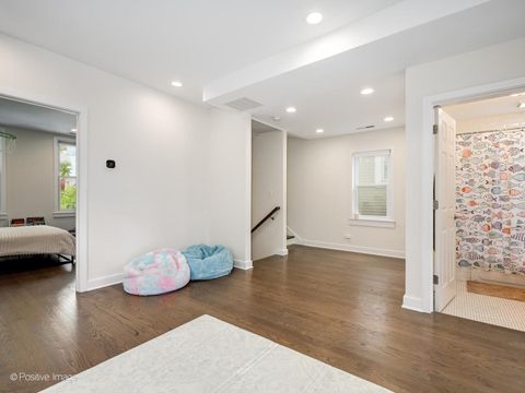 Tiny photo for 1329 W Wellington Avenue, Chicago, IL 60657 (MLS # 12460351)