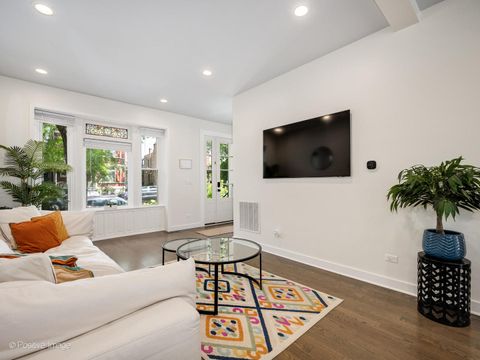 Tiny photo for 1329 W Wellington Avenue, Chicago, IL 60657 (MLS # 12460351)