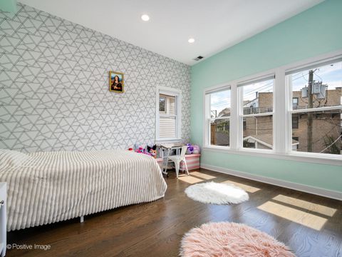 Tiny photo for 1329 W Wellington Avenue, Chicago, IL 60657 (MLS # 12460351)