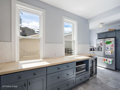 Tiny photo for 1329 W Wellington Avenue, Chicago, IL 60657 (MLS # 12460351)