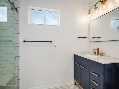 Tiny photo for 1329 W Wellington Avenue, Chicago, IL 60657 (MLS # 12460351)