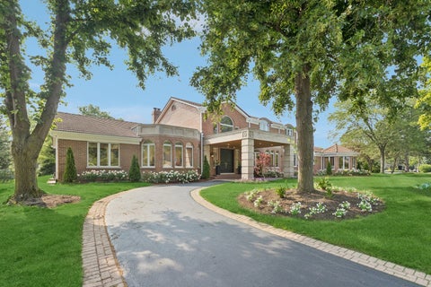 Tiny photo for 2430 Dorina Drive, Northfield, IL 60093 (MLS # 12730085)