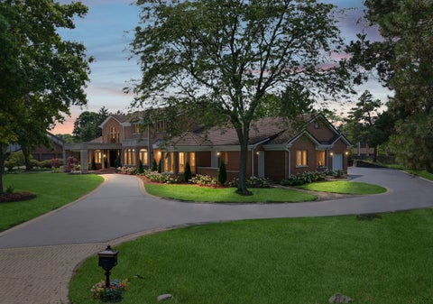 Tiny photo for 2430 Dorina Drive, Northfield, IL 60093 (MLS # 12730085)