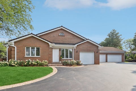 Tiny photo for 2430 Dorina Drive, Northfield, IL 60093 (MLS # 12730085)