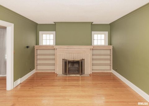 Tiny photo for 2416 12TH Street, Moline, IL 61265 (MLS # QC4270004)