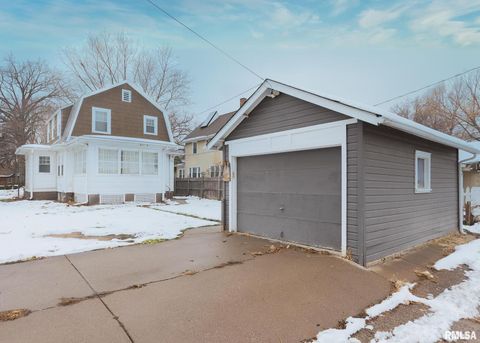 Tiny photo for 2416 12TH Street, Moline, IL 61265 (MLS # QC4270004)