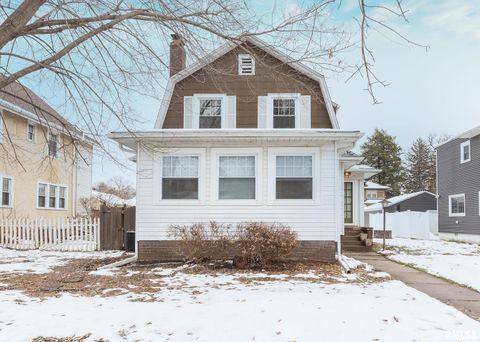 Photo of 2416 12TH Street, Moline, IL 61265 (MLS # QC4270004)