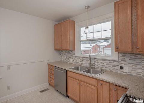 Tiny photo for 2416 12TH Street, Moline, IL 61265 (MLS # QC4270004)