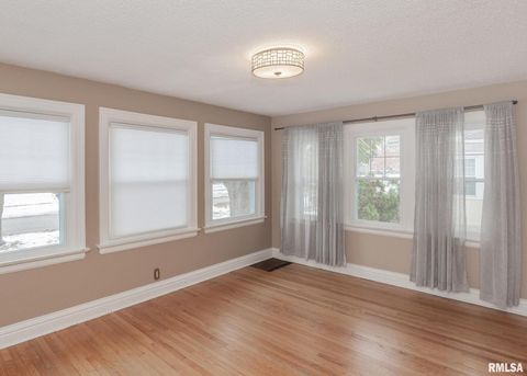 Tiny photo for 2416 12TH Street, Moline, IL 61265 (MLS # QC4270004)