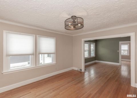 Tiny photo for 2416 12TH Street, Moline, IL 61265 (MLS # QC4270004)