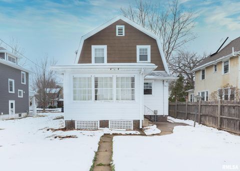 Tiny photo for 2416 12TH Street, Moline, IL 61265 (MLS # QC4270004)