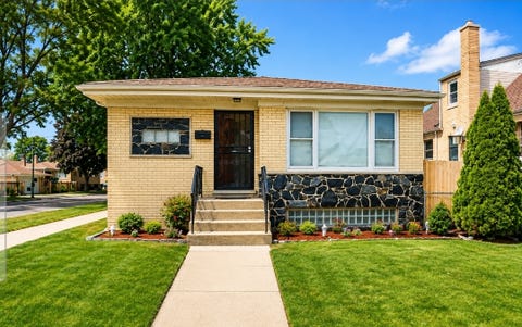 Photo of 3000 N Neenah Avenue, Chicago, IL 60634 (MLS # 12711676)