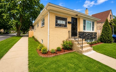 Tiny photo for 3000 N Neenah Avenue, Chicago, IL 60634 (MLS # 12711676)