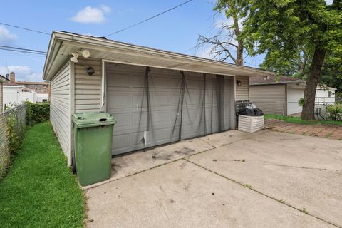 Tiny photo for 15320 Evers Street, Dolton, IL 60419 (MLS # 12434083)