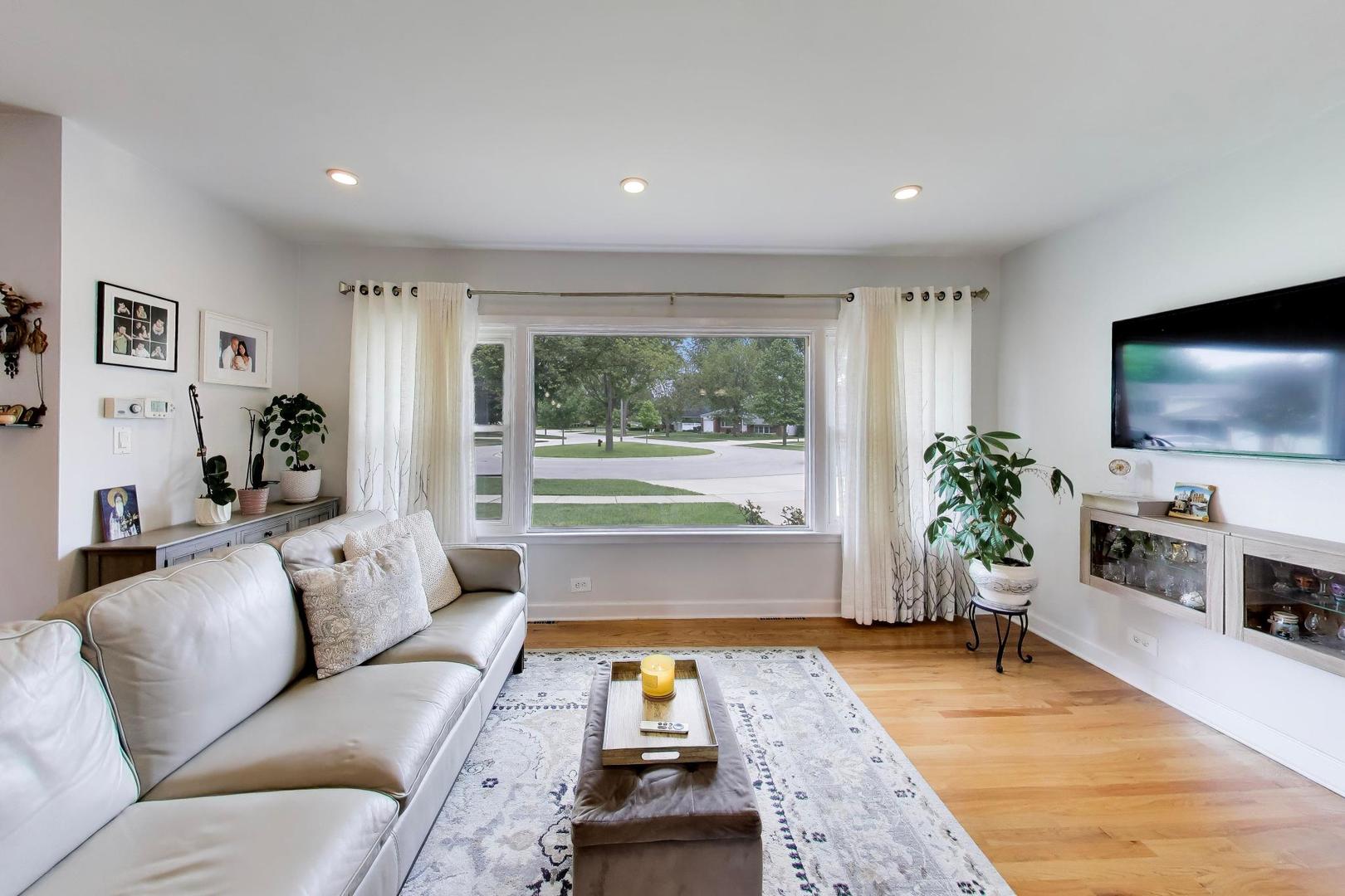 1316 W Plymouth Court