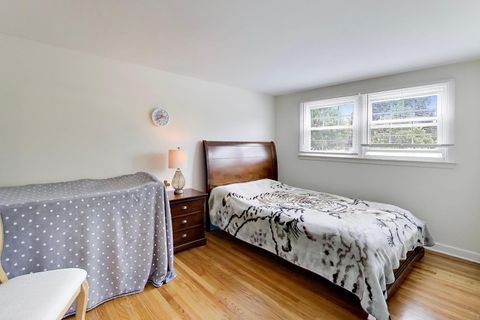 Tiny photo for 1316 W Plymouth Court, Arlington Heights, IL 60004 (MLS # 12654418)