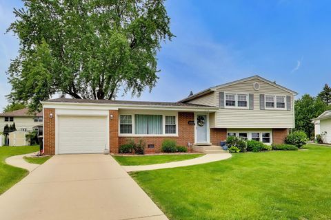 Tiny photo for 1316 W Plymouth Court, Arlington Heights, IL 60004 (MLS # 12654418)