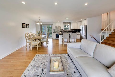 Tiny photo for 1316 W Plymouth Court, Arlington Heights, IL 60004 (MLS # 12654418)