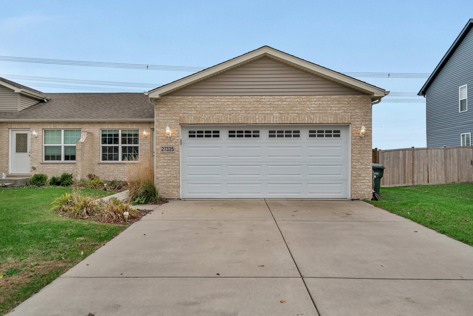 27325 W Deer Hollow Lane