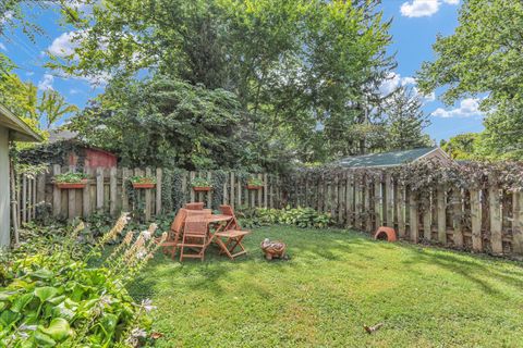 Tiny photo for 603 W Indiana Avenue, Urbana, IL 61801 (MLS # 12451523)