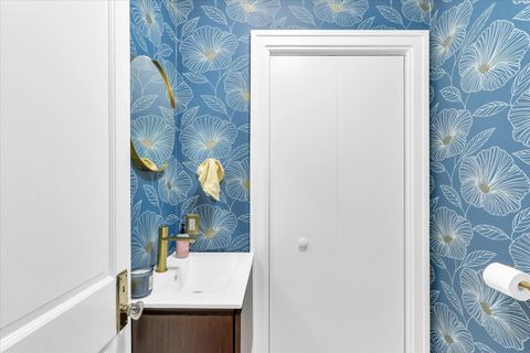 Tiny photo for 603 W Indiana Avenue, Urbana, IL 61801 (MLS # 12451523)