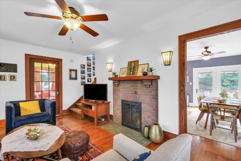 Tiny photo for 603 W Indiana Avenue, Urbana, IL 61801 (MLS # 12451523)