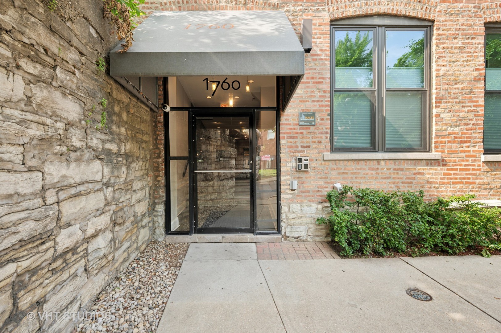 1760 W Wrightwood Avenue 107