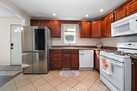 Tiny photo for 556 N 10th Avenue, Kankakee, IL 60901 (MLS # 12488133)