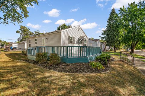 Tiny photo for 556 N 10th Avenue, Kankakee, IL 60901 (MLS # 12488133)
